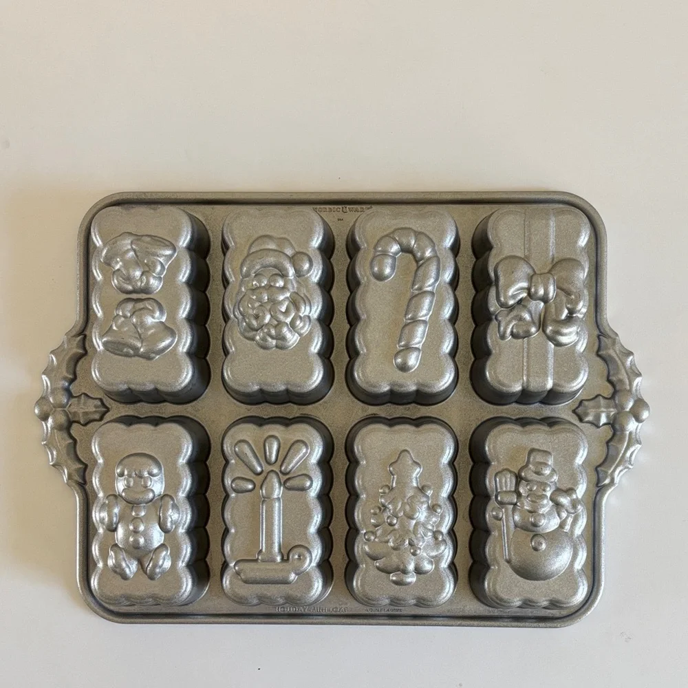 Nordic Ware Holiday Mini Loaves Pan EUC